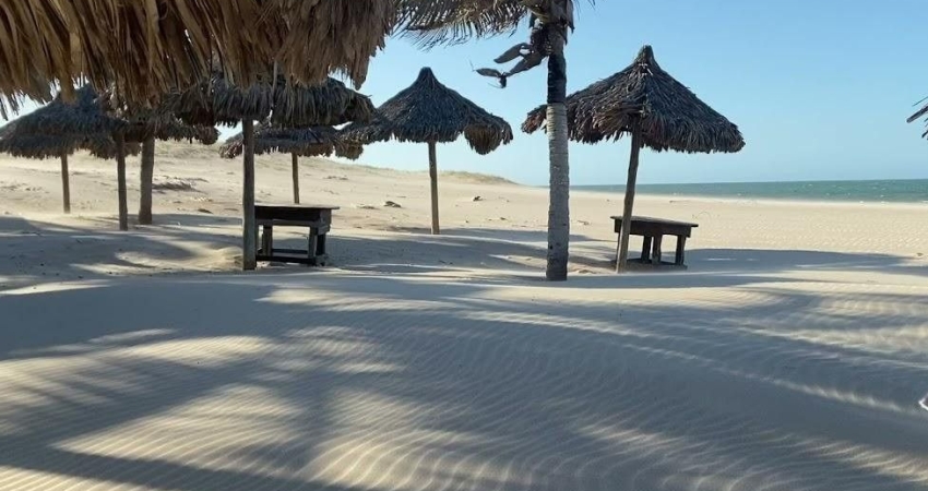 Vende - se Terreno na Colônia de Férias a 70m da Praia
