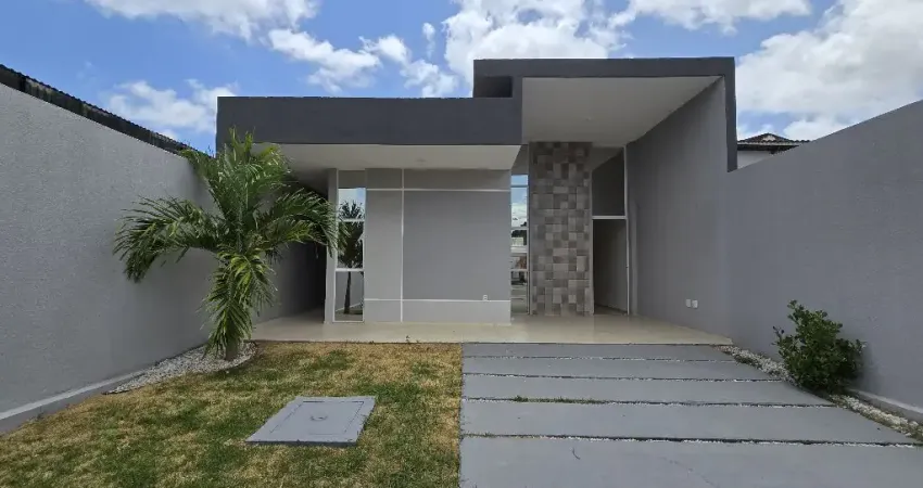 Casa plana com 3 Suítes  ACABAMENTO DE PRIMEIRA LINHA EM MESSEJANA