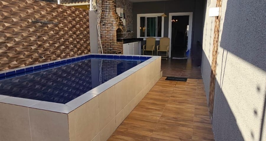 Excelente Casa Duplex na Messejana com 3 Quartos 2 Suítes, Projetada, Com PISCINA, Próximo a Ypioca da Washington Soares,