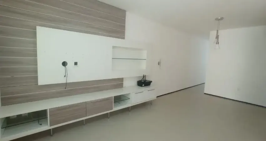 CASA PLANA COM E SUITES, ENERGIA SOLAR E PLANEJADOS NA LAGOA REDONDA