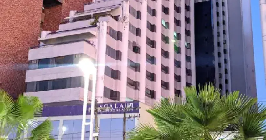 Flat na avenida beira mar mobiliado com vaga ótima localização