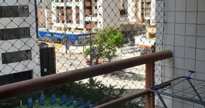 Apartamento com 2 quartos sendo 2 suítes no meireles a poucos metros da beira mar