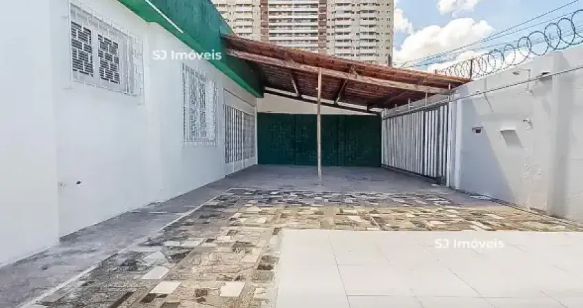 Casa com 3 quartos 2 suítes, quintal e 6 vagas de garagem no monte castelo