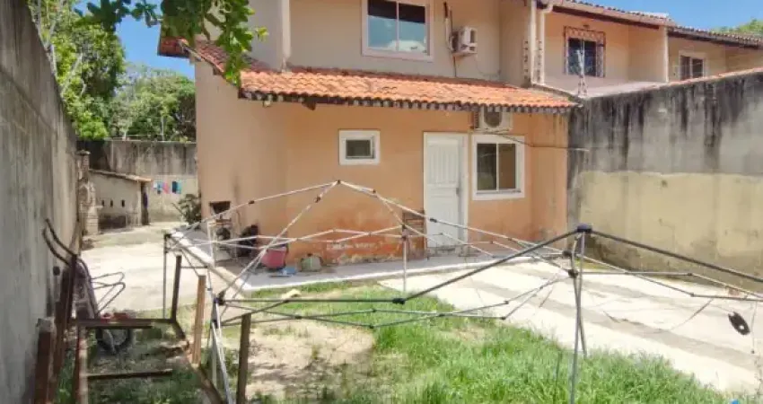 Casa com 3 quartos à venda na Rua Miguel Guimarães, 555, Lagoa Redonda, Fortaleza