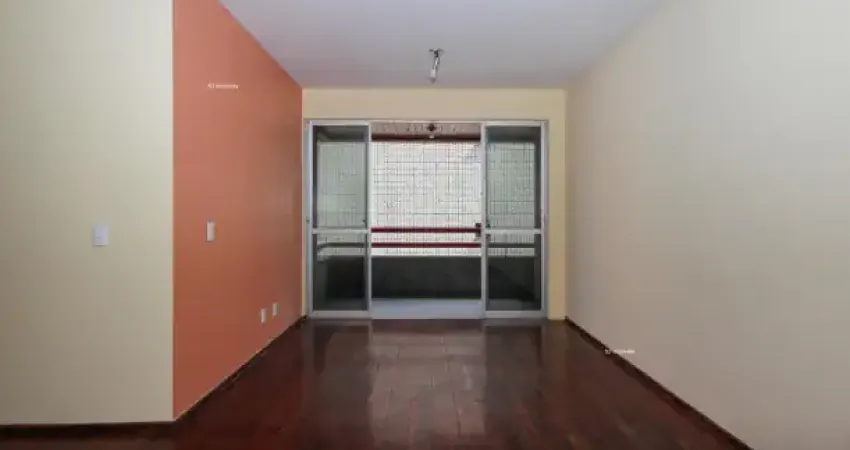 Apartamento com 2 Quartos sendo 1 Suíte varanda e estrutura de lazer no Meireles