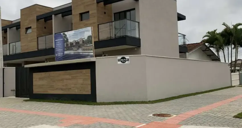 Sobrado Novo de Esquina à Venda – Guaratuba/PR, a 350m da Praia