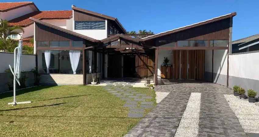 Casa com 5 quartos à venda na Av. São Paulo, -25.959392, Coroados, Guaratuba