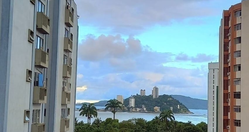 Apto. grande com vista para o mar.garagem 1 carro e 1 moto. 2 elevadores