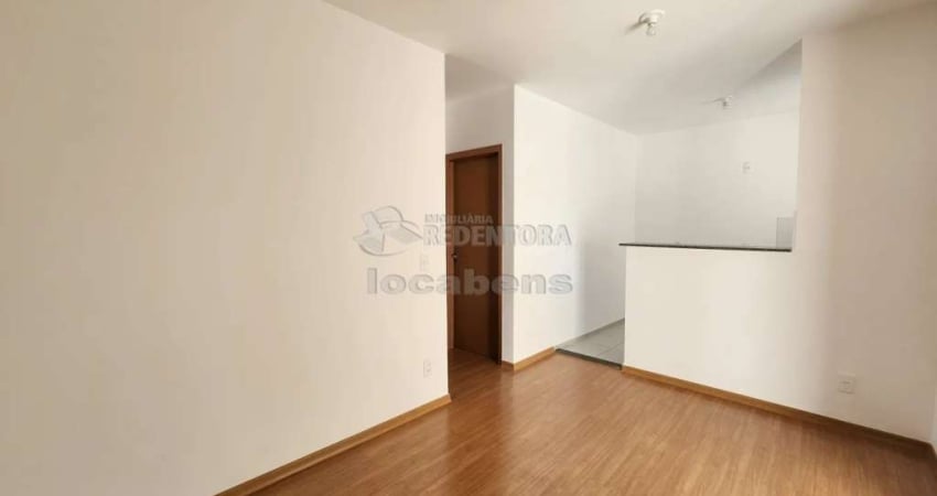 Apartamento com 2 dormitórios no Condominio Loteamento Clube V.