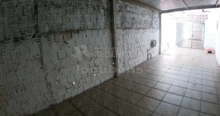 Casa no bairro Dom Lafayete com 03 dormitórios e 02 vagas de garagem.