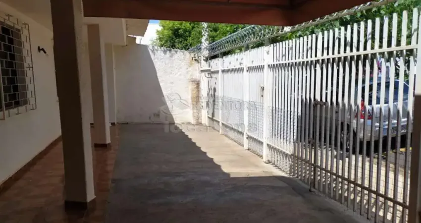 Boa vista - casa em bom local, lado sol da quadra, 3 dorms, 1 apto, 2 salas, forro laje, pisos em cerâmica