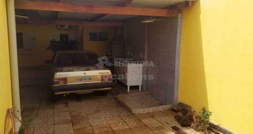 Parque das Aroeiras - Casa e Salão Venda