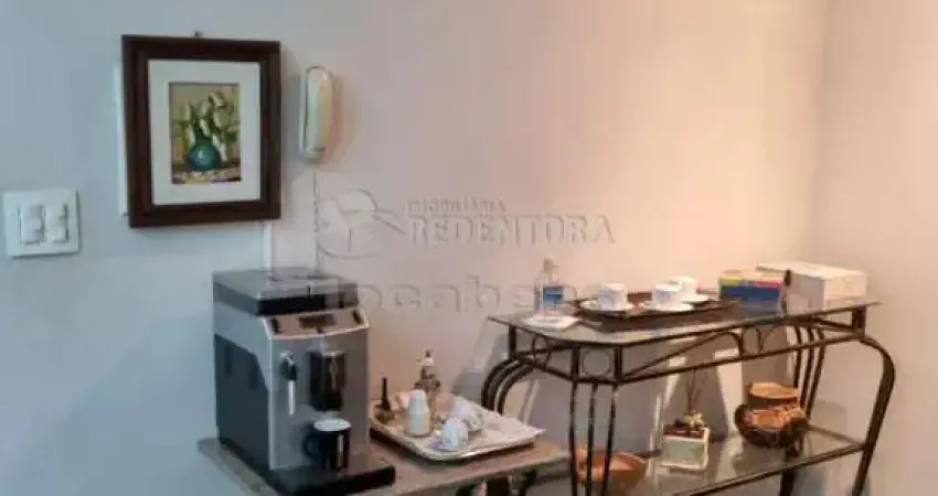 Sala ampla , comercial, com divisória, 51,59 m2, 01 wc, 01 vaga de garagem,, piso porcelanato