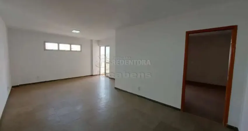Centro - Apartamento com 03 dormitórios e 01 vaga de garagem