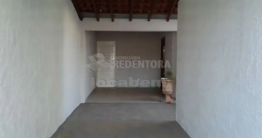 Casa localizada no bairro Cidade Jardim com porcelanato e alarme.