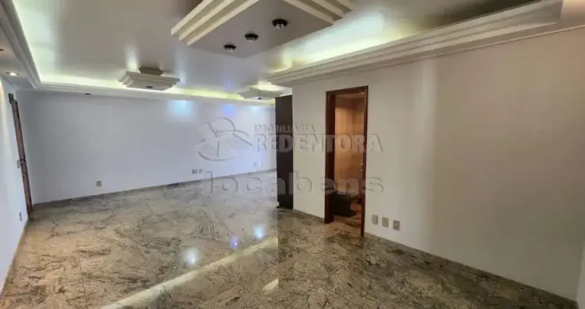 Apartamento localizado no Edifício Acacia com 3 dormitórios e 2 vagas de garagem.