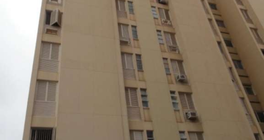 Centro - Esquina, Apto com 3 dorms, 1 deles tipo apto, condomínio com portaria, salão de festas, CHURRASQUEIRA, PISCINA, área privativa de 137m²