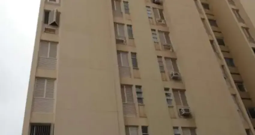 Centro - esquina, apto com 3 dorms, 1 deles tipo apto, condomínio com portaria, salão de festas, churrasqueira, piscina, área privativa de 137m²