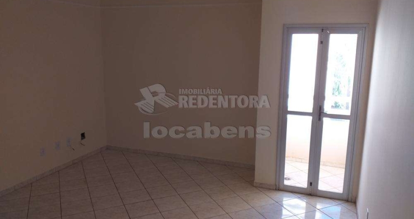 Bom Jardim - Apartamento com 02 dormitórios e com armários embutidos, sendo 01 tipo apartamento