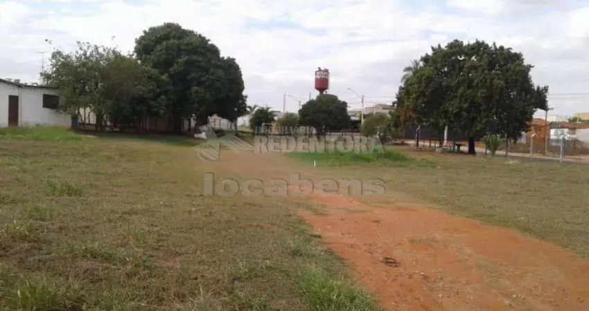 Área remanescente em frente rotatória do bianco x vista bela, podendo vender a área inteira ou parte (30x24 metros = 720 m²)