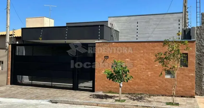 Belíssima casa de 2 dormitórios no Res. das Américas