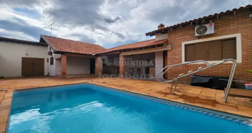 Casa de 2 dormitórios, 2 vagas de garagem cobertas no bairro jardim yolanda.