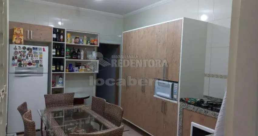 Maria Zorita, casa de 03 dormts com armários, 01 tipo apto, 03 wc, sala, cozinha planejada, varanda com churrasqueira, 04 vagas