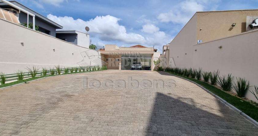 Venda de Salão Comercial localizado na Av. Bady Bassitt