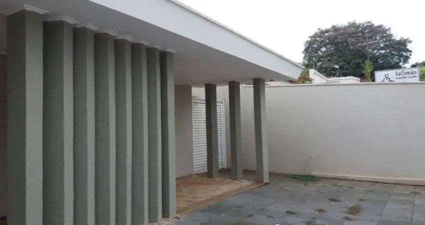 Casa a venda no bairro Vila Santa Cruz, com 03 dormitórios, sendo 01 tipo apartamento.