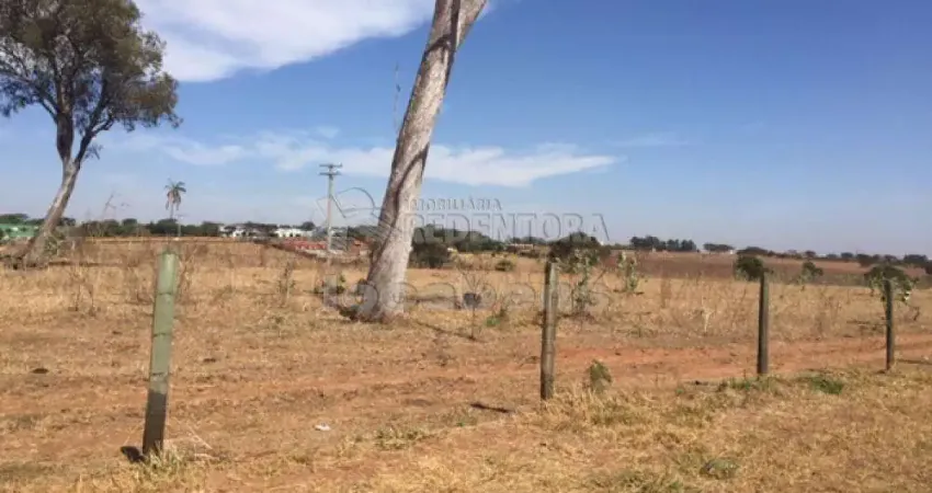 Terreno comercial à venda na Zona Rural, Guapiaçu 
