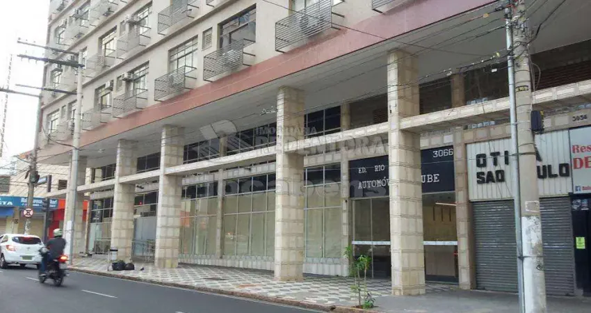 Salão com Mezanino no Edifício Rio Preto Automóvel Clube