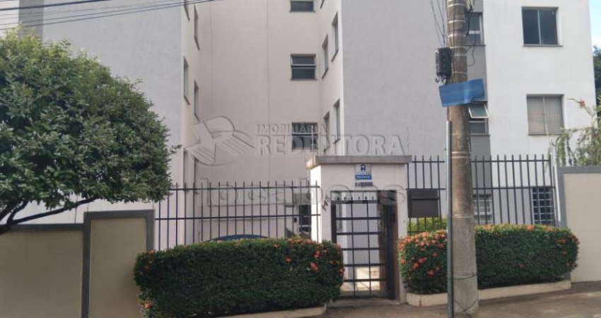Vila Angélica - Apartamento com 02 dormitórios com armários embutidos