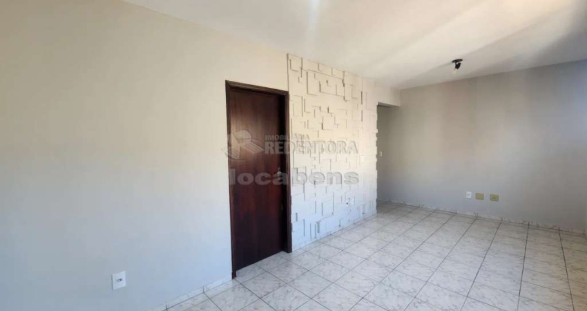 Apartamento no bairro Jardim Bela Vista com 01 dormitório e 01 vaga de garagem.
