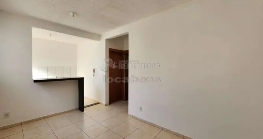 Apartamento de 02 Dormitórios e 1 vaga de garagem no bairro Vila Toninho.