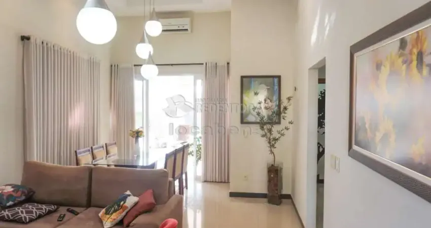 Casa / Condomínio  À venda com 03 Dormitórios no  Residencial Recanto do Lago
