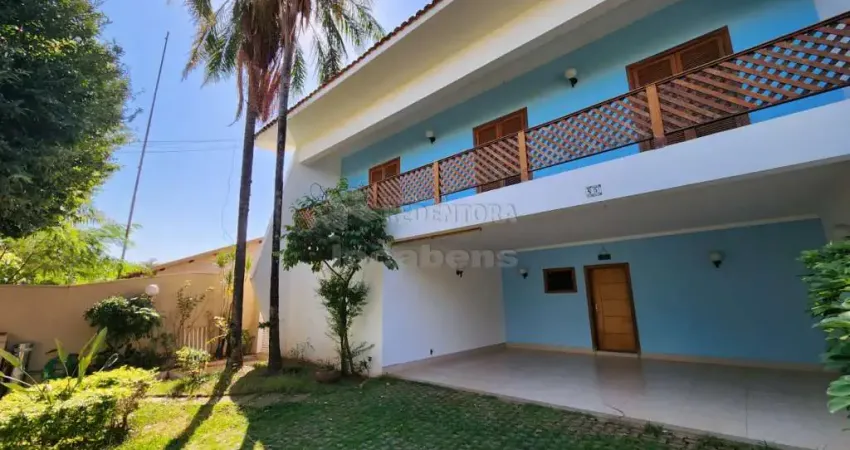 Casa de 04 dormitórios com armários no bairro jardim aclimação