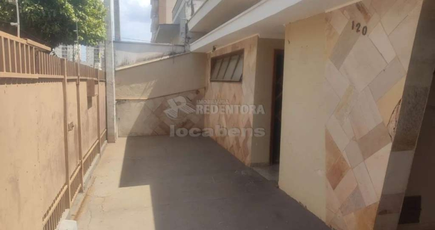 Casa à venda na Vila Sinibaldi, com 3 dormitórios e 3 banheiros.