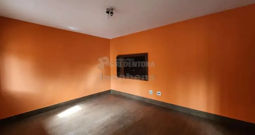 Casa Padrão no Bairro Vila Itália com 01 dormitório.