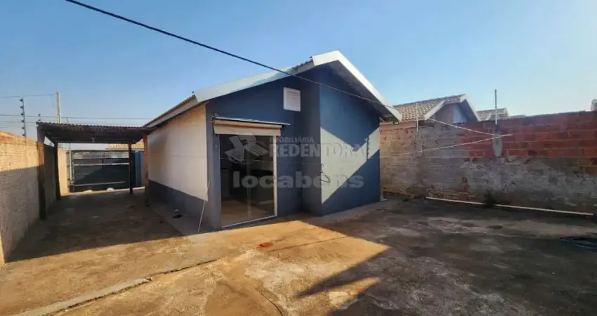 Casa com 02 dormitórios, 01 vaga de garagem no bairro egydio zani.