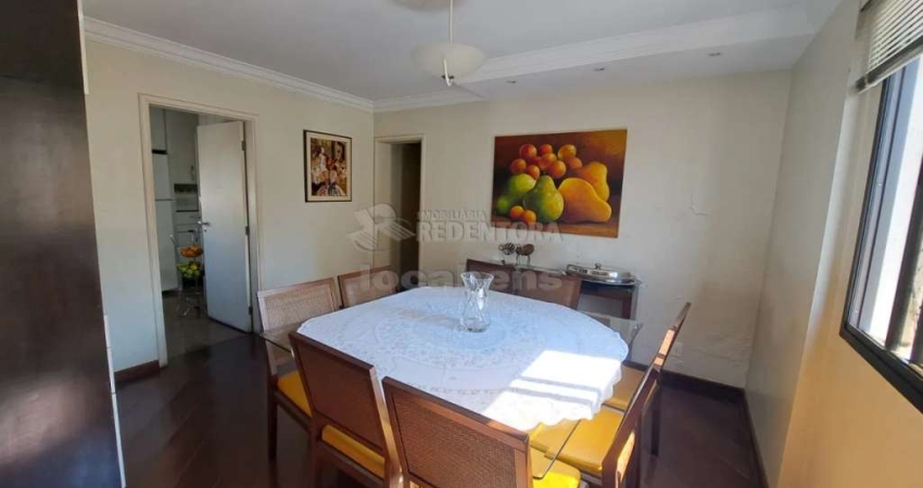 Edifício Solimões - Apartamento 03 dormitórios sendo 02 tipo apartamento e 01 suíte com closet