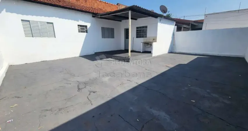 Casa de fundo com, 2 dormitórios no bairro dom lafaiete libânio