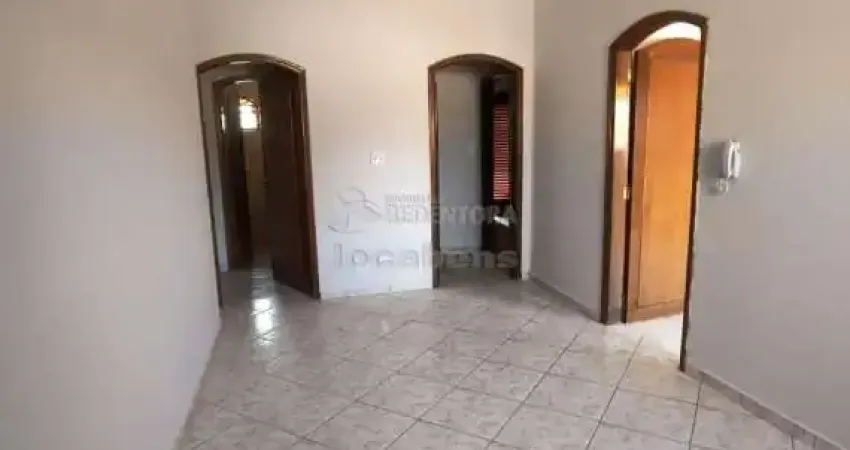 Casa de 03 dormitórios com armários no bairro Parque Industrial