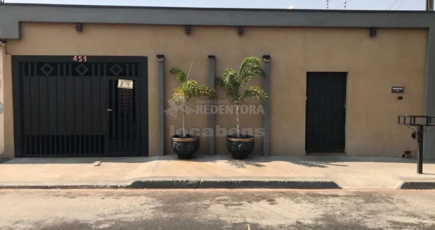 Excelente Casa Residencial para Venda - 4 Dormitórios / Solo Sagrado I