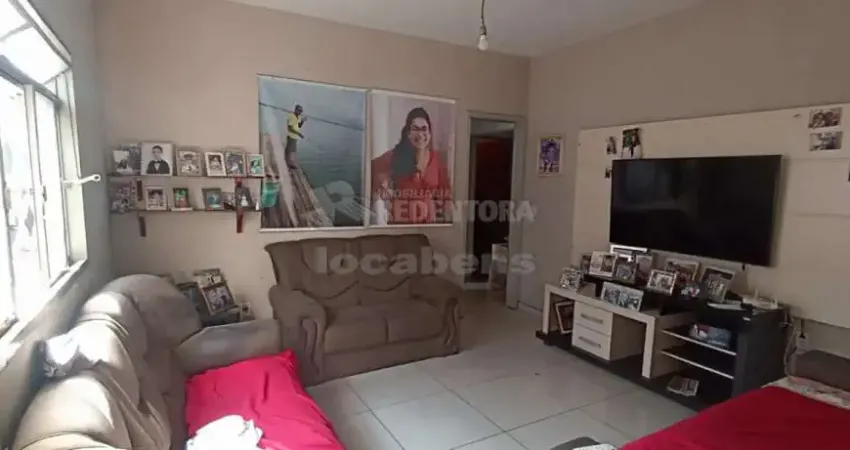 Casa bem localizada, com 03 dormitórios tipo apartamento no bairro jardim planalto