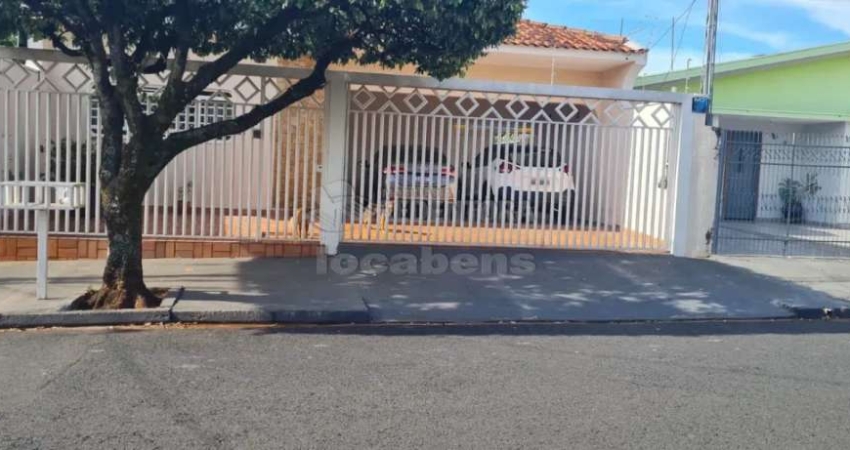 Casa Residencial com Salão Comercial para Venda - 4 Dormitórios / Vila Falavina