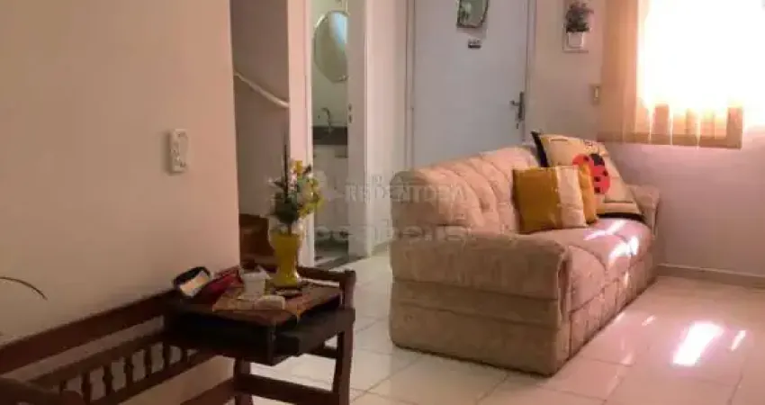 Venda de Casa em Condomínio localizada no Bairro Jardim Caparroz/Condomínio Mon Village.