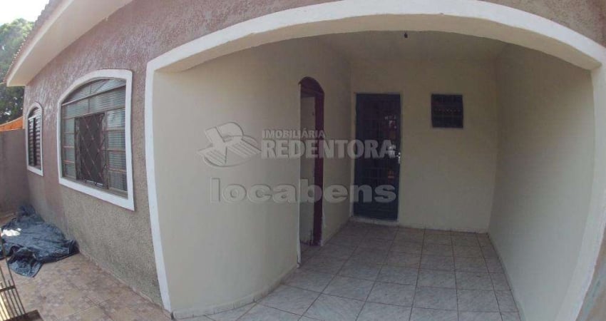 Locação de casa Jardim João Paulo II com 02 quartos e 01 vaga de garagem.