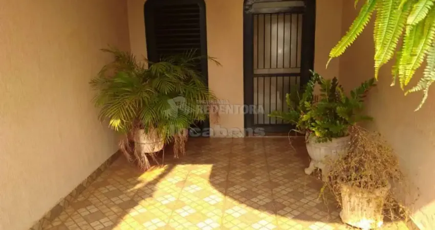 Sobrado em Barretos, terreno de 341 m² e 247 m² de construção