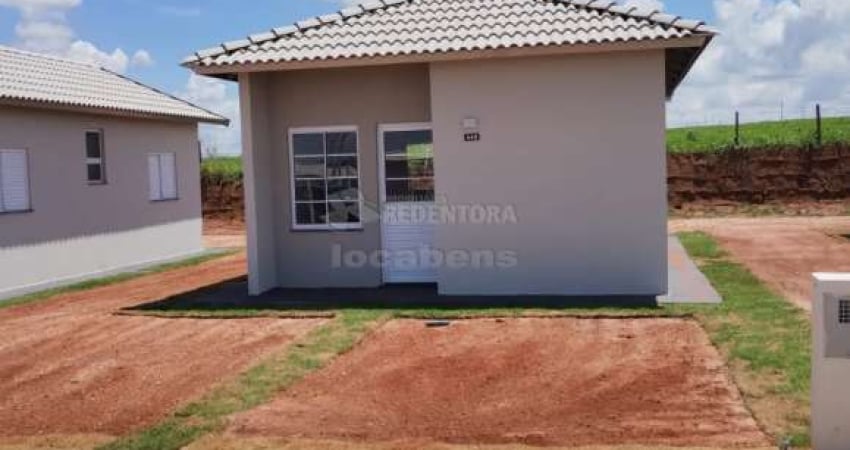 Casa localizada no Residencial Gumercindo de Seta com 2 Dormitórios e 2 vagas de garagem.