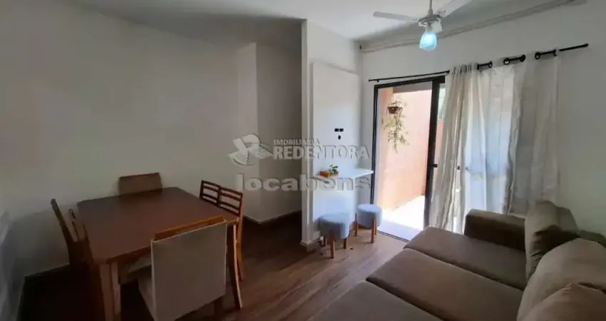 Apartamento mobiliado localizado no borghese boulevard com quintal privativo e cozinha planejada.